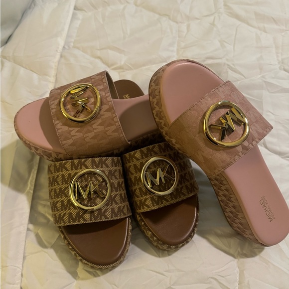 NEW. NEW NEW.  Size. 8 - 1/2  2  two pairs - Picture 2 of 6